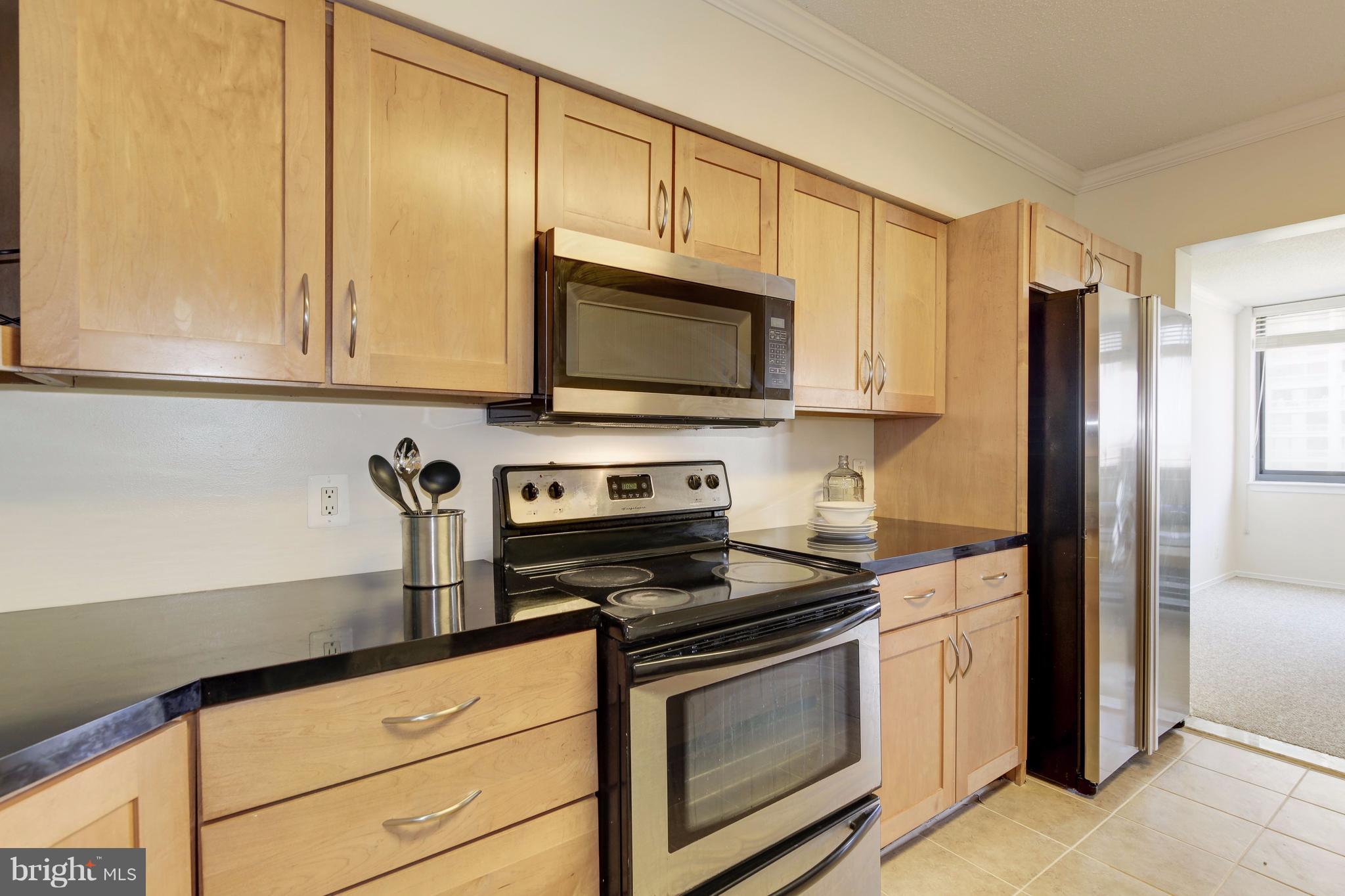 5501 Seminary Road, Unit 1004S Falls Church, VA 22041 - Photo 10 of 29 Kitchen with stainless steel appliances