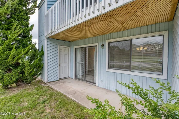 $1,350 | 39 Roberts Road, Unit 2, Hampstead, NC 28443