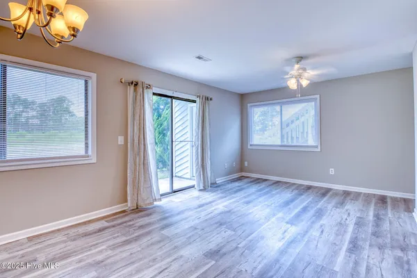 $1,350 | 39 Roberts Road, Unit 2, Hampstead, NC 28443