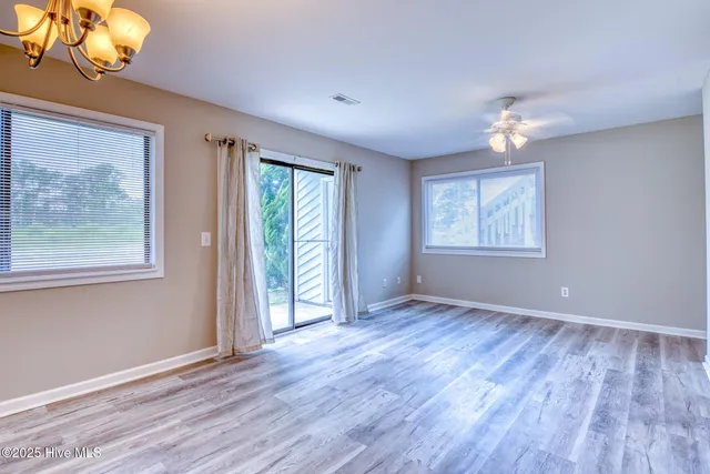 $1,350 | 39 Roberts Road, Unit 2, Hampstead, NC 28443