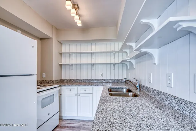 $1,350 | 39 Roberts Road, Unit 2, Hampstead, NC 28443