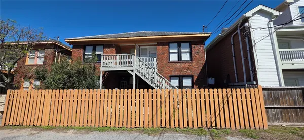 $1,200 | 2109 Bernardo De Galvez Avenue, Unit 2, Galveston, TX 77550