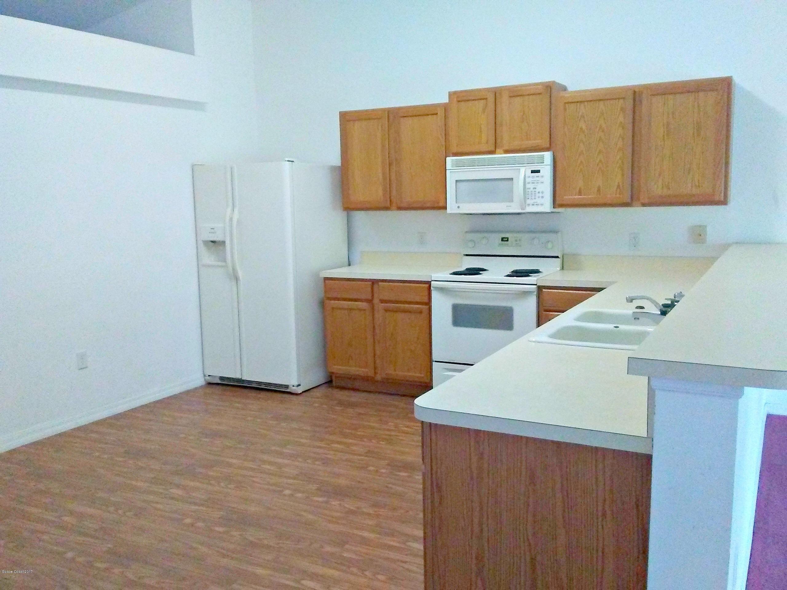 222 Benchor Road Northwest Palm Bay, FL 32907 - Photo 2 of 10 Kitchen