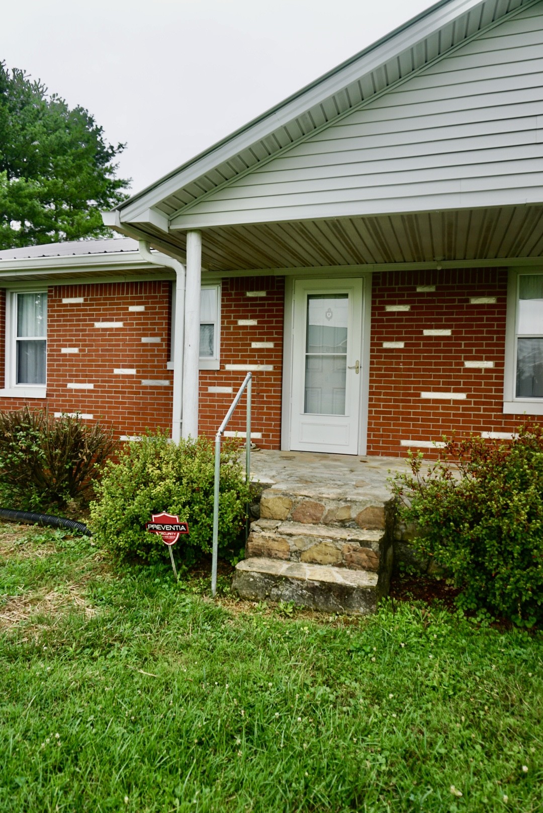 2464 Red Boiling Springs Road Lafayette, TN 37083 - Photo 2 of 33