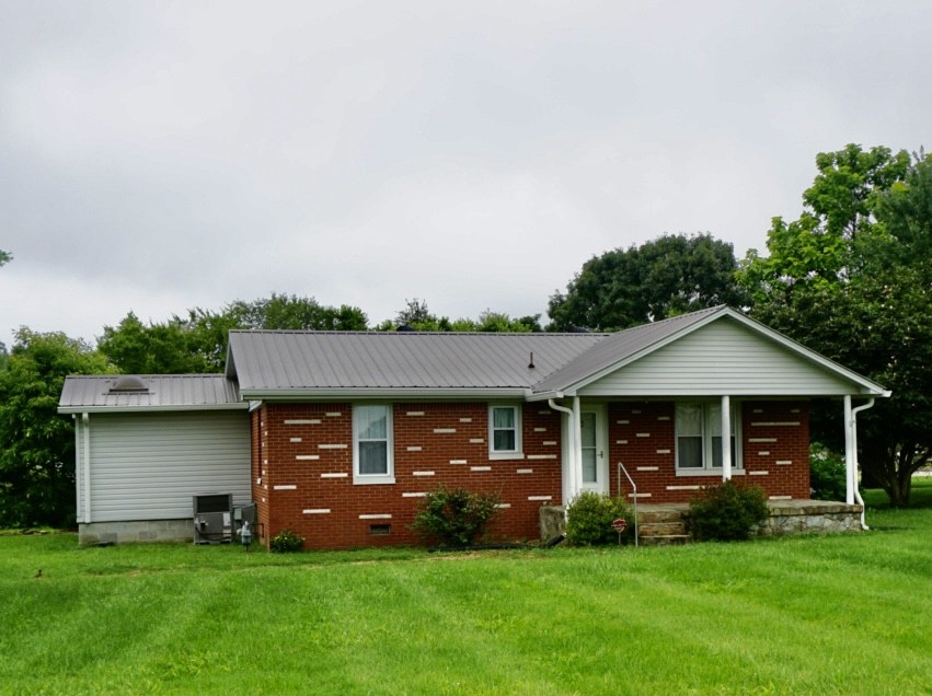 2464 Red Boiling Springs Road Lafayette, TN 37083 - Photo 3 of 33