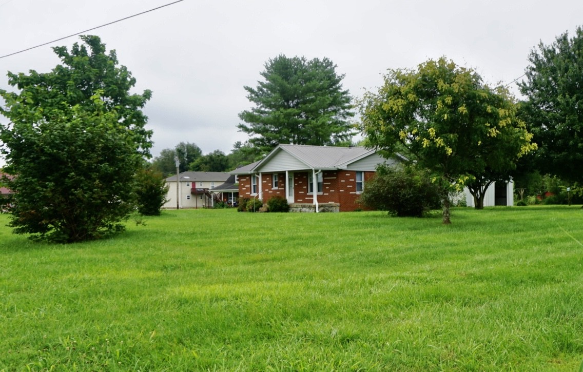 2464 Red Boiling Springs Road Lafayette, TN 37083 - Photo 4 of 33