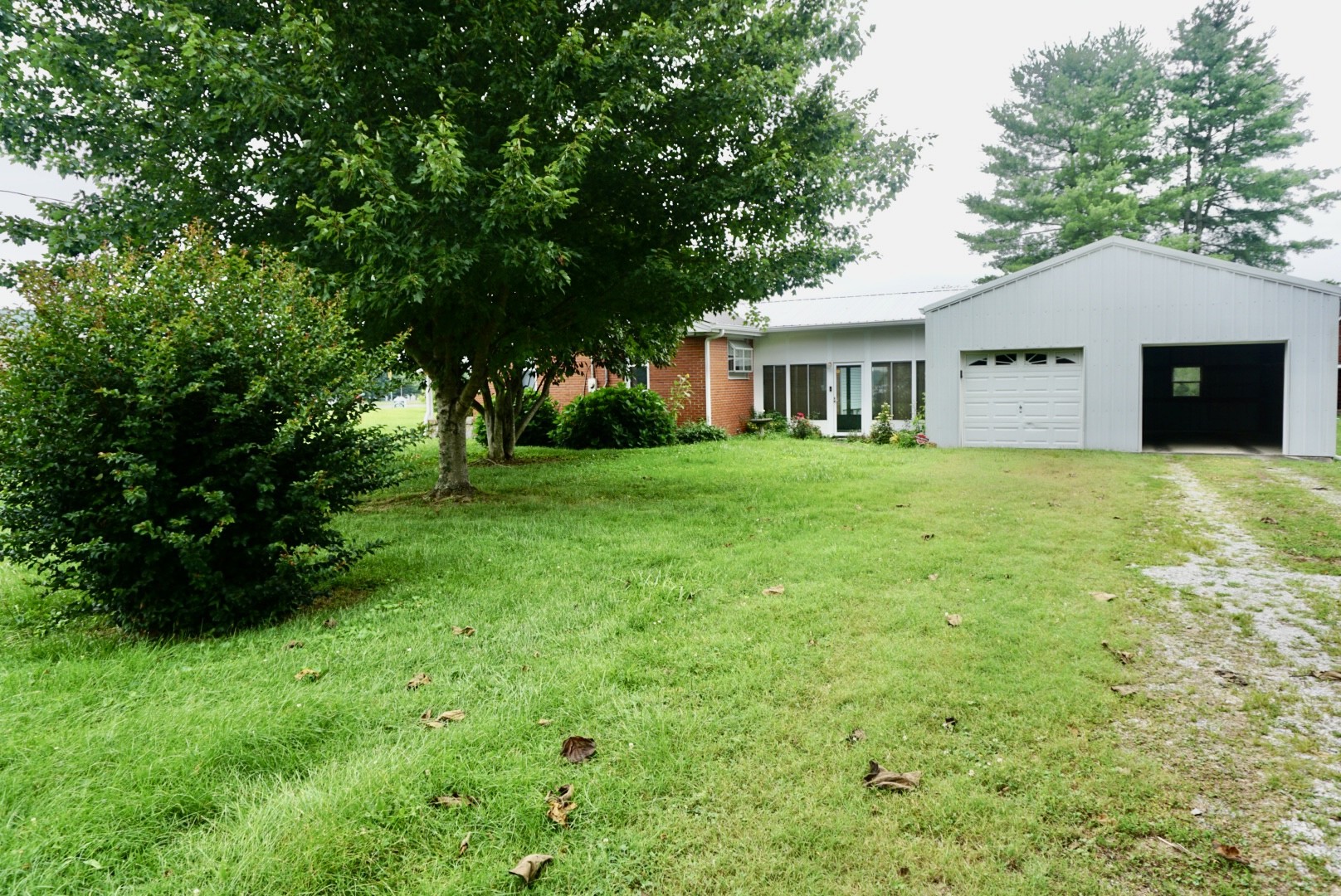 2464 Red Boiling Springs Road Lafayette, TN 37083 - Photo 5 of 33