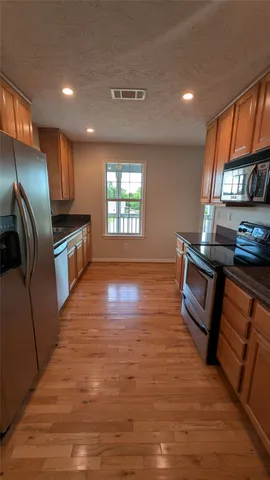 $2,150 | 530 South Shady Lane, La Porte, TX 77571