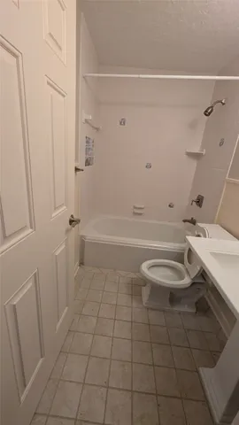 $2,150 | 530 South Shady Lane, La Porte, TX 77571