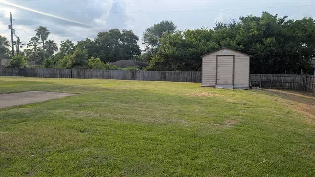 $2,150 | 530 South Shady Lane, La Porte, TX 77571