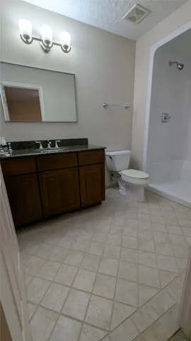 $2,150 | 530 South Shady Lane, La Porte, TX 77571