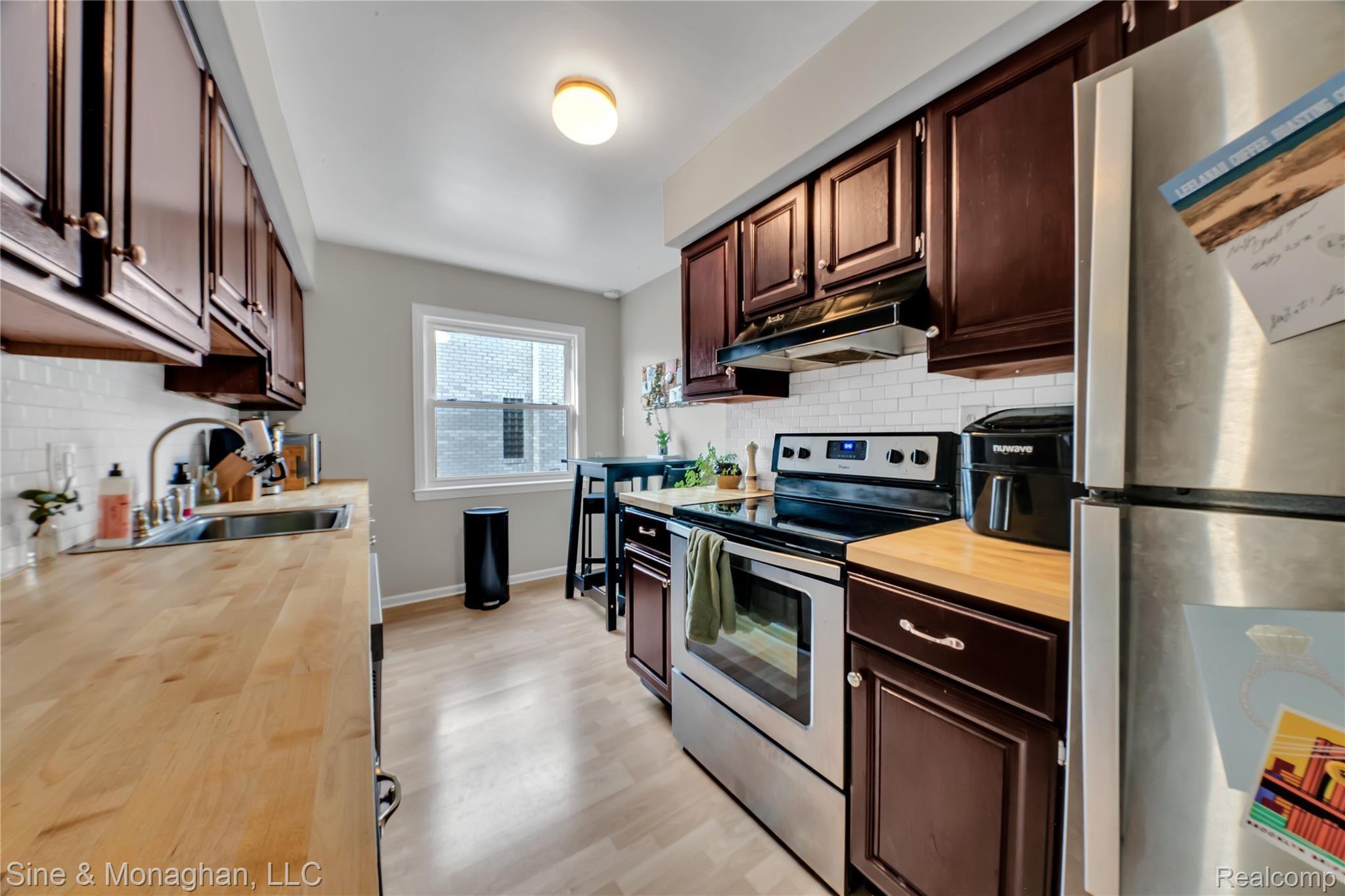 731-733 Harcourt Road Grosse Pointe, MI 48230 - Photo 20 of 40 731 Harcourt - HD Drone Photography-17.jpg