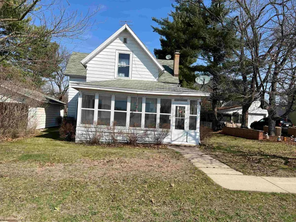 $265,000 | 432 West Front Street, Muscoda, WI 53573