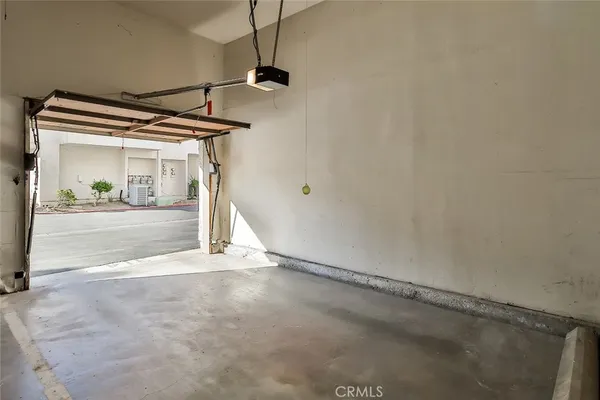 $2,900 | 3354 Darby Street, Unit 314, Simi Valley, CA 93063