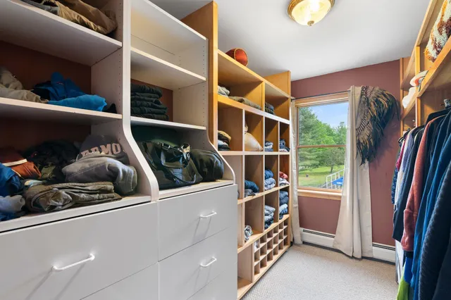 $899,800 | 925 Hinesburg Road, Brattleboro, VT 05301