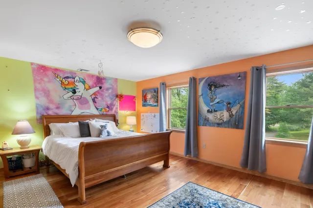 $899,800 | 925 Hinesburg Road, Brattleboro, VT 05301