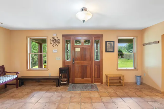 $899,800 | 925 Hinesburg Road, Brattleboro, VT 05301