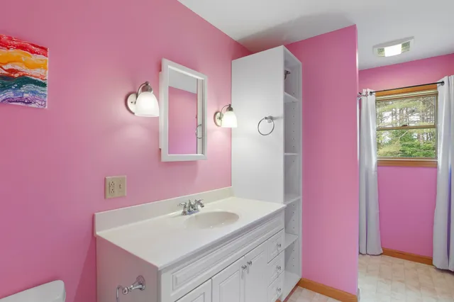 $899,800 | 925 Hinesburg Road, Brattleboro, VT 05301