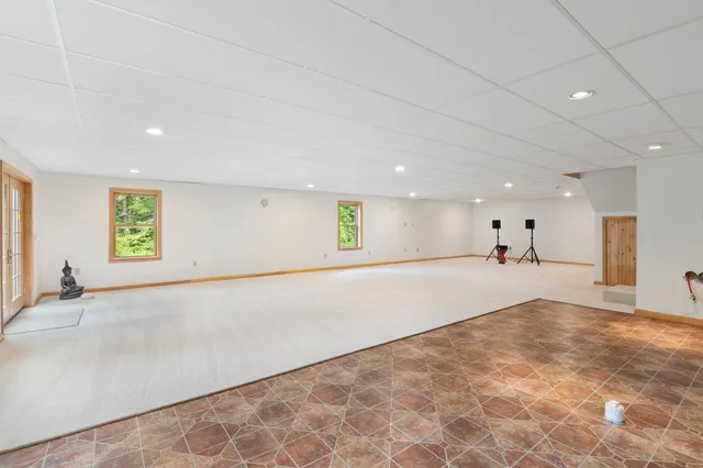 $899,800 | 925 Hinesburg Road, Brattleboro, VT 05301