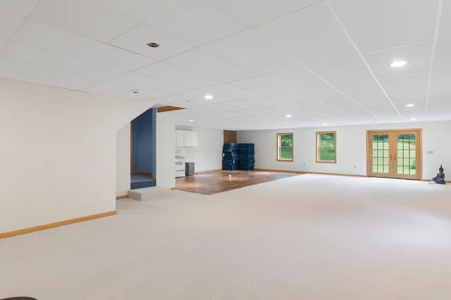 $899,800 | 925 Hinesburg Road, Brattleboro, VT 05301