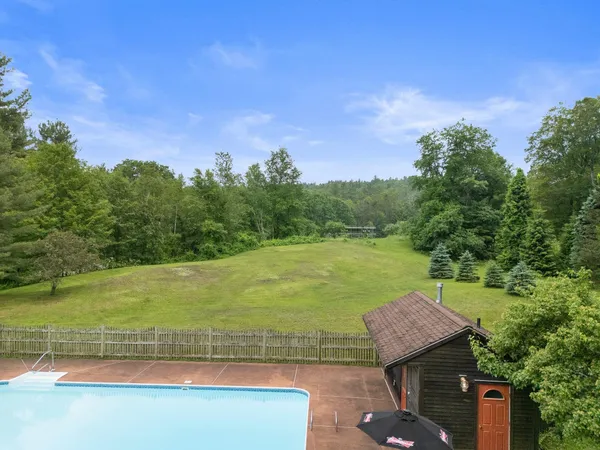 $899,800 | 925 Hinesburg Road, Brattleboro, VT 05301