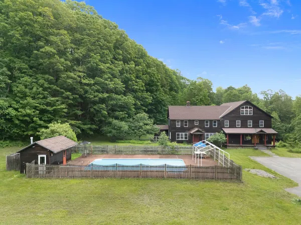 $899,800 | 925 Hinesburg Road, Brattleboro, VT 05301