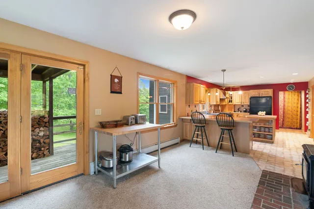 $899,800 | 925 Hinesburg Road, Brattleboro, VT 05301