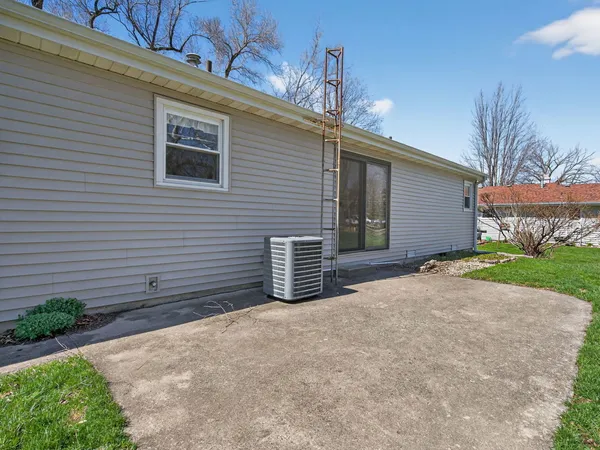 $255,000 | 475 North 4th Avenue, Coal City, IL 60416