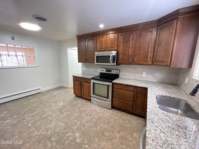 $2,800 | 54 Highway 236, Unit A, Halfmoon, NY 12065