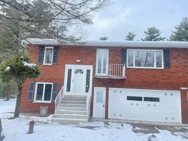 $2,800 | 54 Highway 236, Unit A, Halfmoon, NY 12065