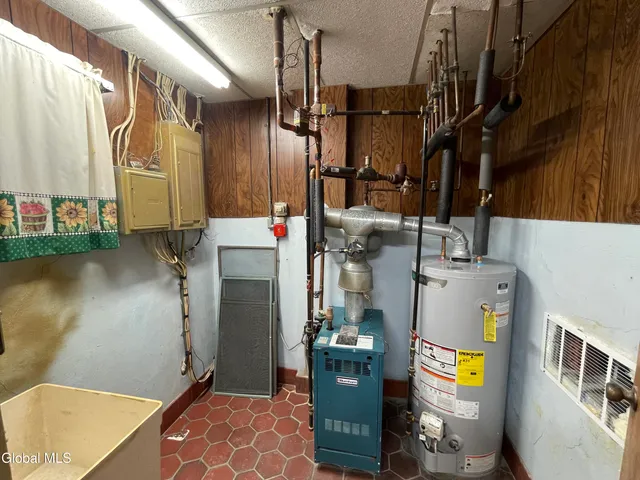 $2,800 | 54 Highway 236, Unit A, Halfmoon, NY 12065