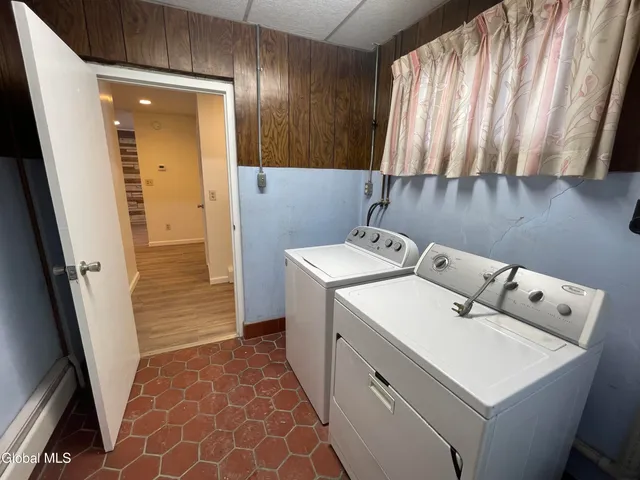 $2,800 | 54 Highway 236, Unit A, Halfmoon, NY 12065