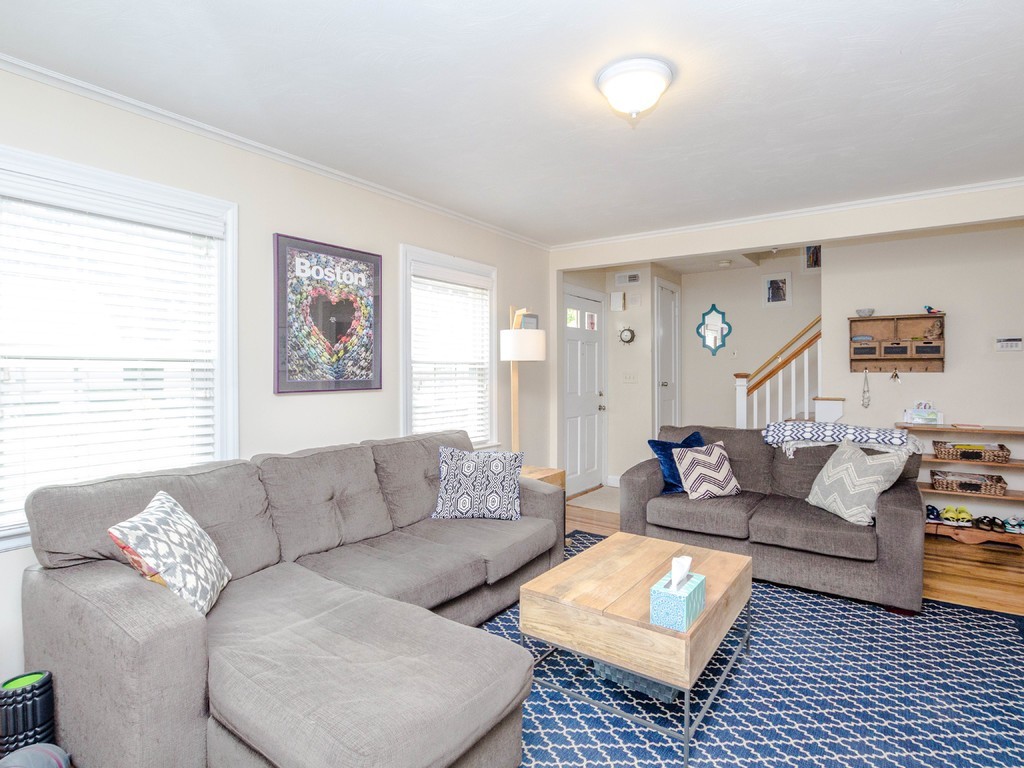 12 Hartlawn Road Boston, MA 02132 - Photo 3 of 16