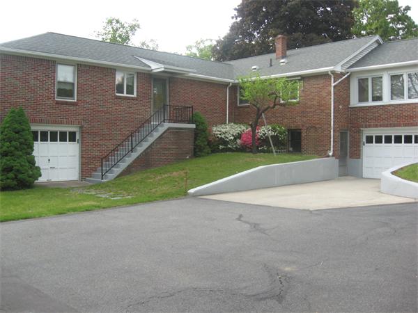 757 Amostown Road West Springfield, MA 01089 - Photo 4 of 30