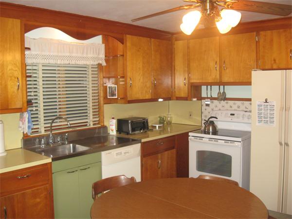 757 Amostown Road West Springfield, MA 01089 - Photo 5 of 30