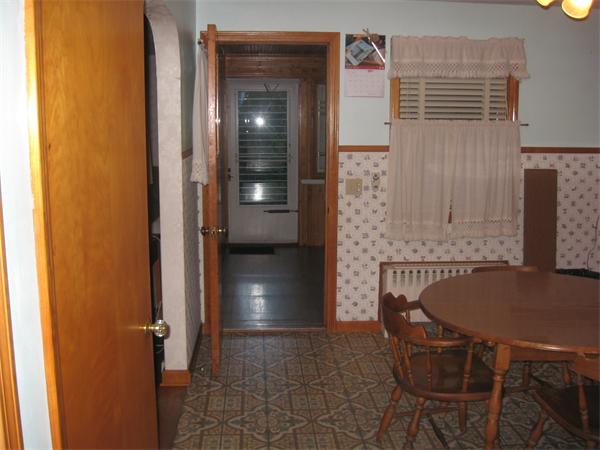 757 Amostown Road West Springfield, MA 01089 - Photo 6 of 30