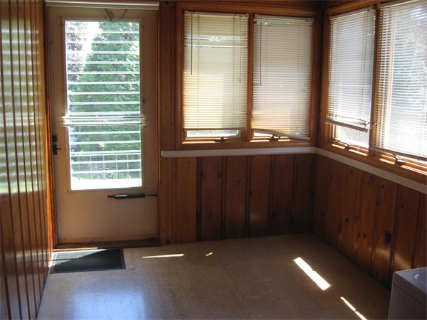 757 Amostown Road West Springfield, MA 01089 - Photo 8 of 30