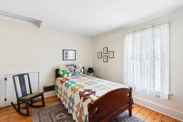 $2,750,000 | 133 Glover Street, Sag Harbor, NY 11963