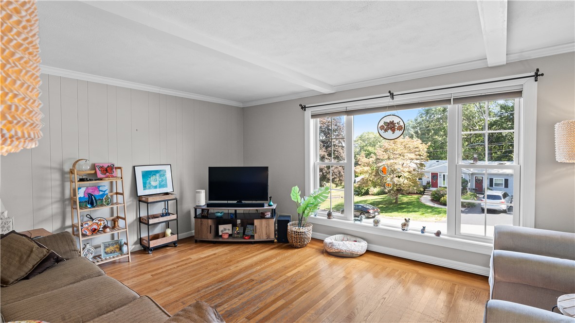 107 Viceroy Road Warwick, RI 02886 - Photo 7 of 42 Gallery Image 7