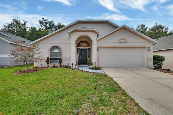 $319,900 | 592 Blue Park Road, Orange City, FL 32763