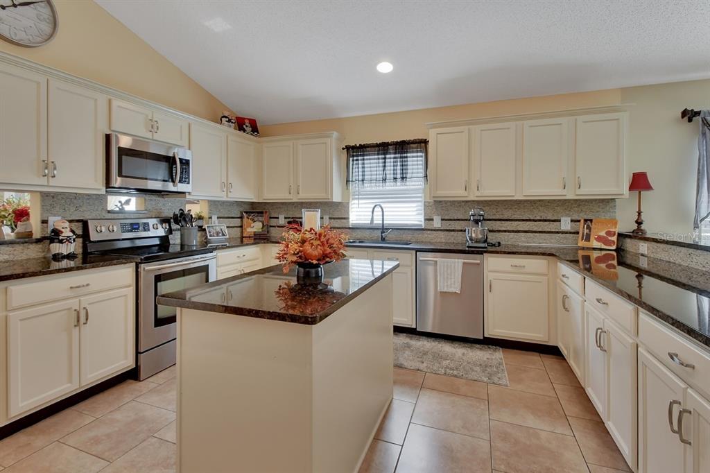 592 Blue Park Road Orange City, FL 32763 - Photo 13 of 43