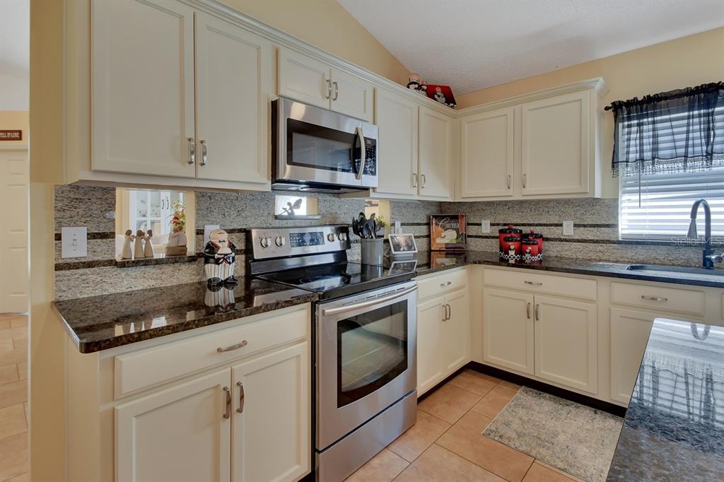 592 Blue Park Road Orange City, FL 32763 - Photo 14 of 43