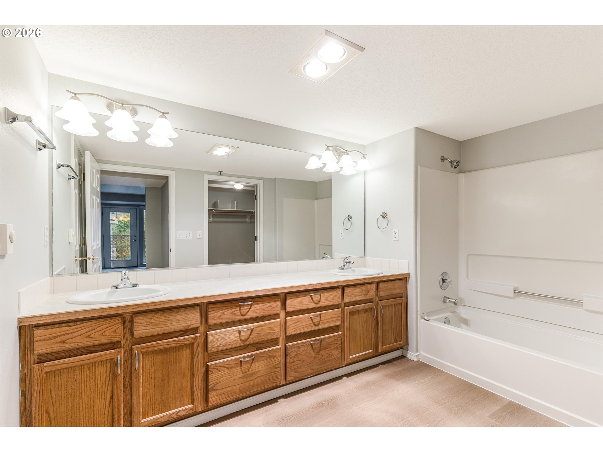 15530 Northeast Knott Street, Unit 35 Portland, OR 97230 - Photo 21 of 39