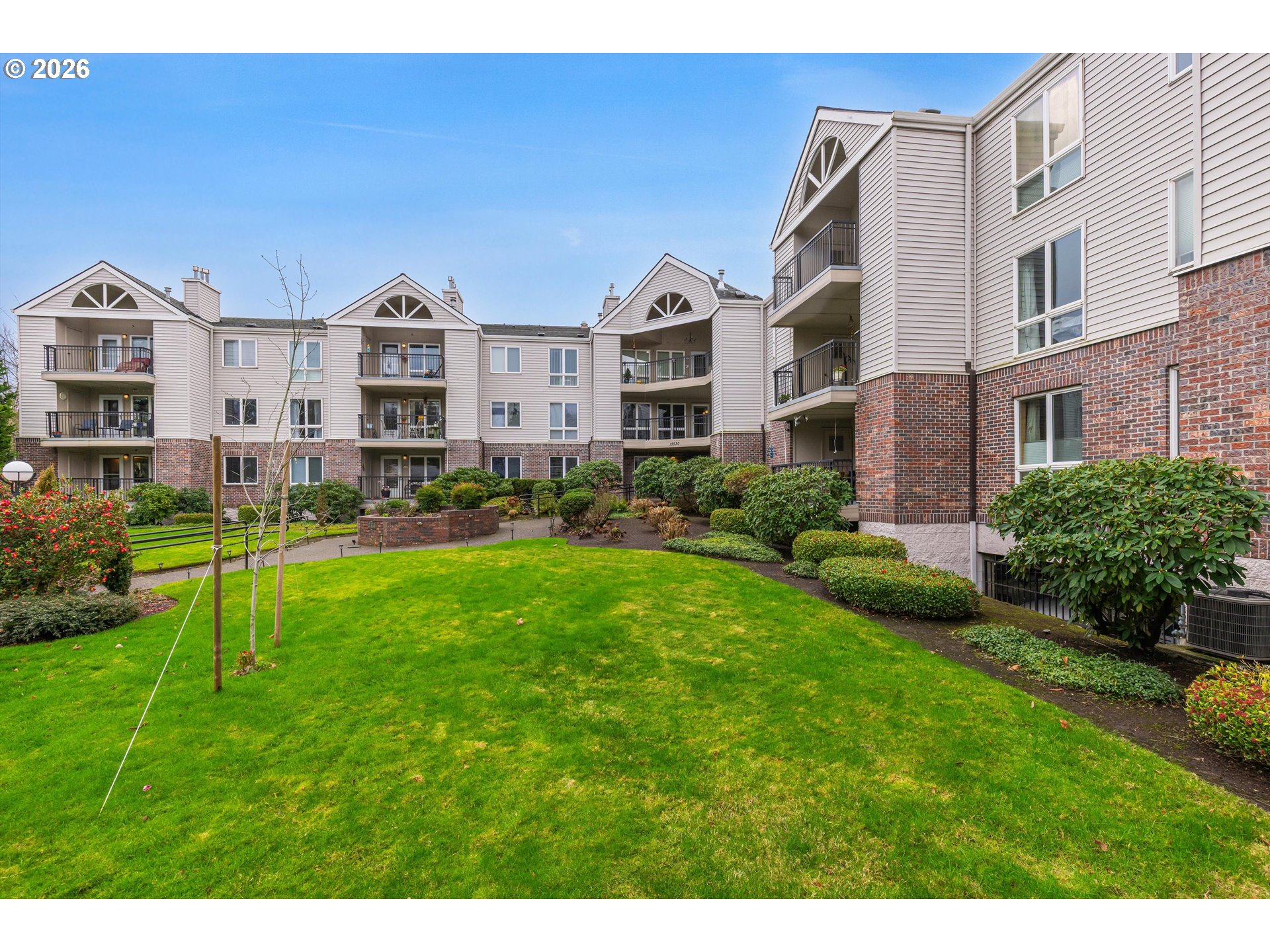 15530 Northeast Knott Street, Unit 35 Portland, OR 97230 - Photo 37 of 39