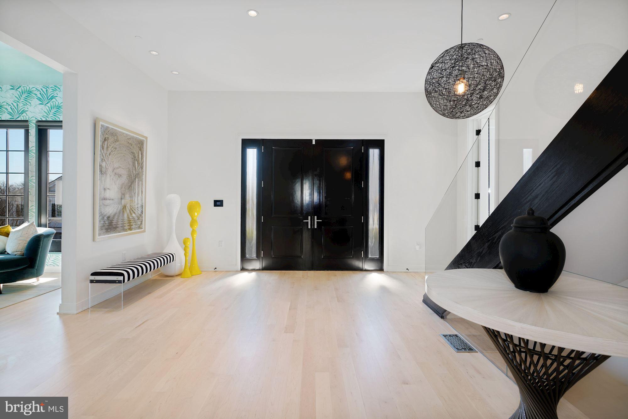 2105 Foxhall Road Northwest Washington, DC 20007 - Photo 2 of 19 Entry