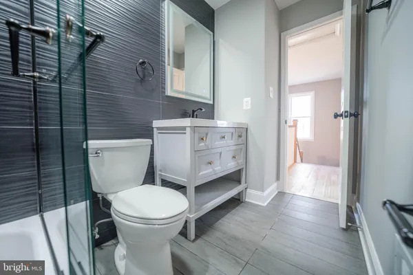 $4,000 | 2510 South Walter Reed Drive, Unit 1, Arlington, VA 22206