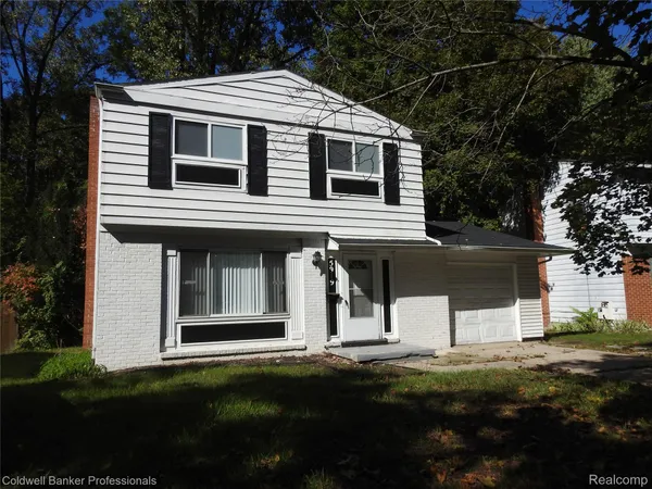 $95,900 | 5919 Western Road, Flint, MI 48506