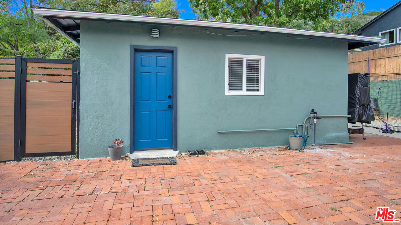 1007 Sunmore Lane, Unit B Altadena, CA 91001 - Photo 1 of 17