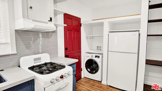 $2,200 | 1007 Sunmore Lane, Unit B, Altadena, CA 91001