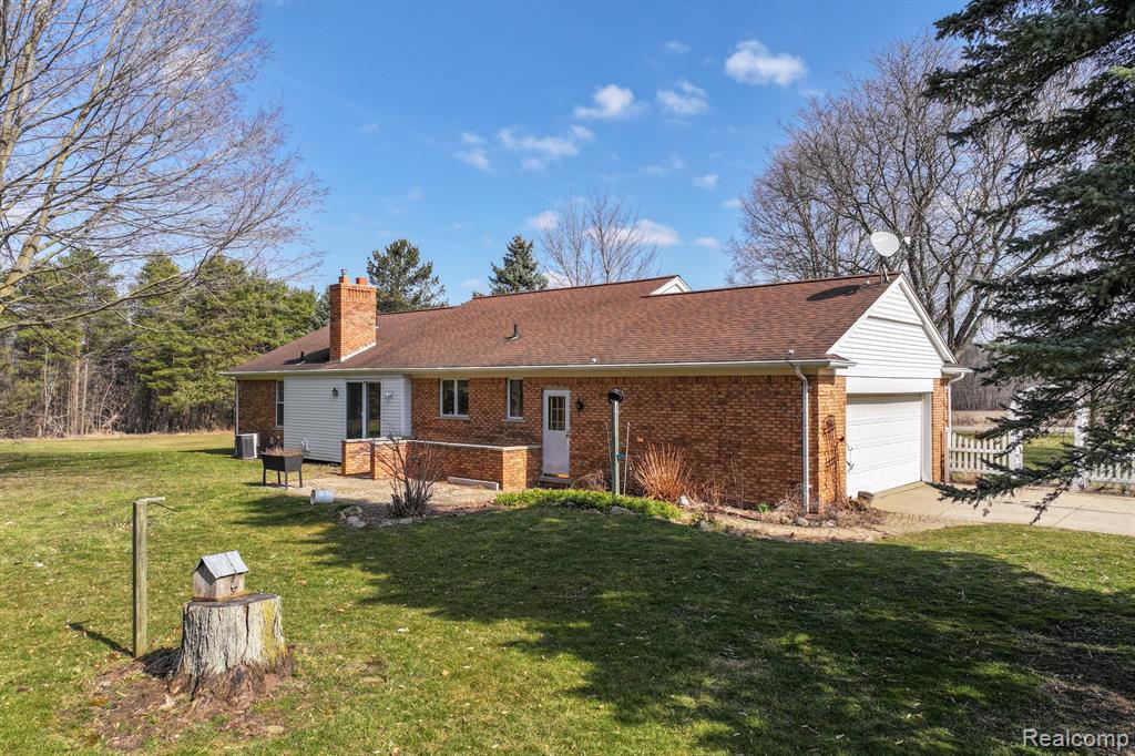 2124 Hadley Road Lapeer, MI 48446 - Photo 40 of 49